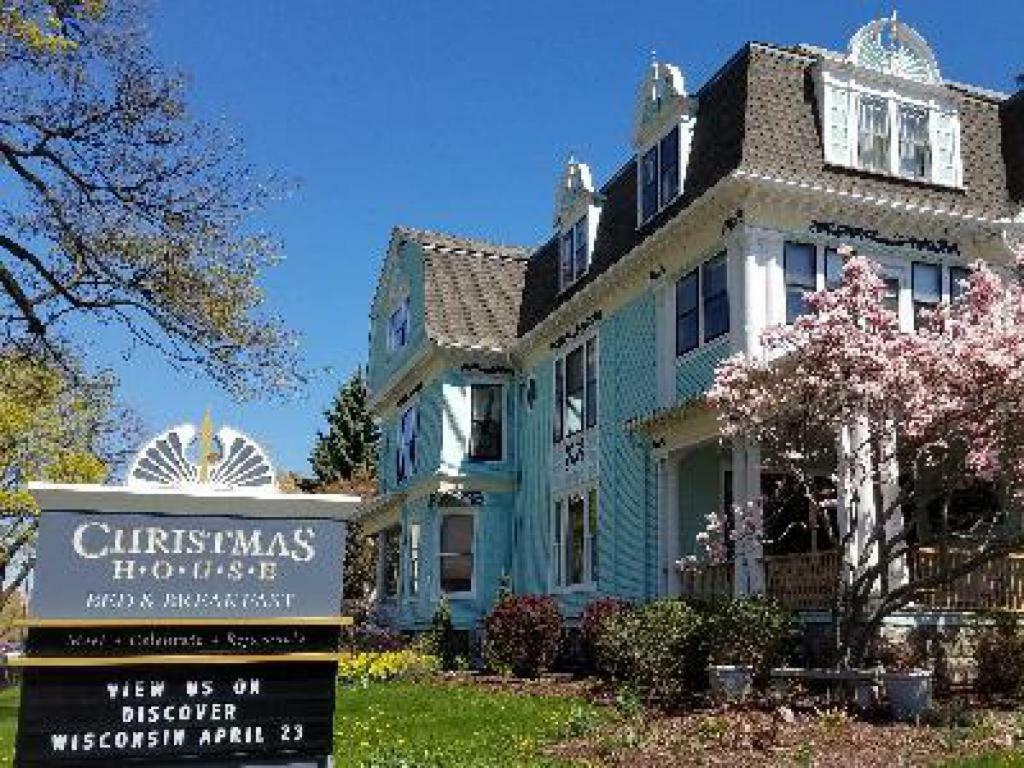 Christmas House Bed & Breakfast Racine Room photo